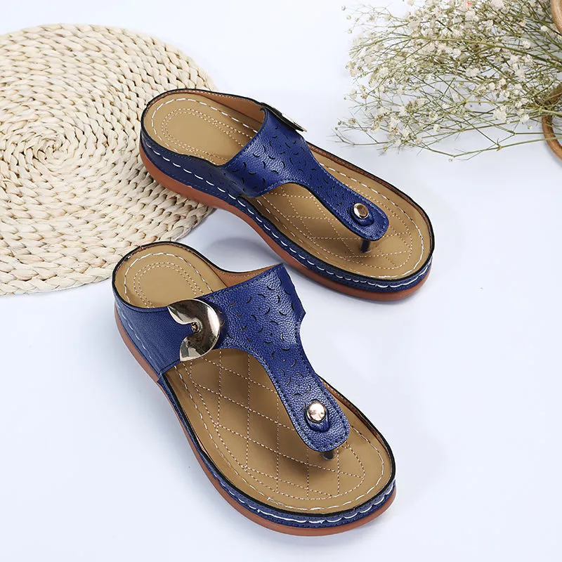 2023 Summer New Women's Metal Decor Feature Pattern Wedge Flip-Flops