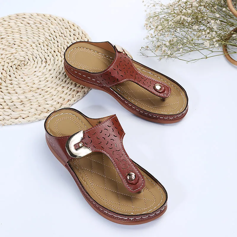 2023 Summer New Women's Metal Decor Feature Pattern Wedge Flip-Flops